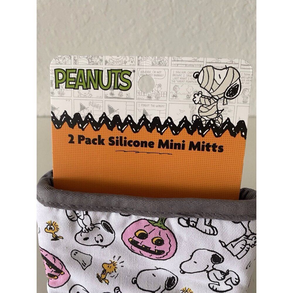 2 Pk Peanuts Halloween Snoopy Woodstock Pink Pumpkin Ghost Mini Oven‎ Mitts NEW - Picture 2 of 12